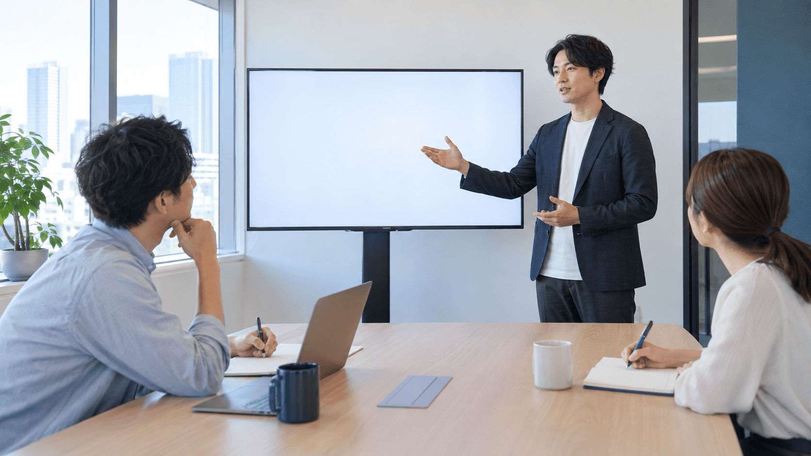 会議室でプレゼンを練習する利用シーン